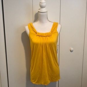 ⭐️NWT⭐️Elie Tahari Sleeveless Scoop Neck Top